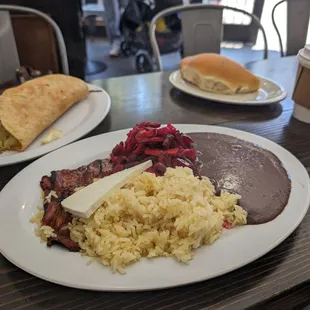 Doblada and Plato de adobada