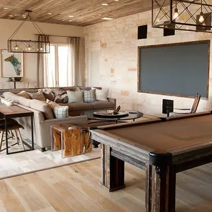 This rustic design is another Universal Billiards original. Goes great with any decor!