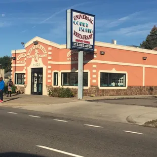 the outside of a coffee shop