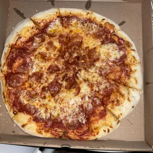 Large pepperoni pizza