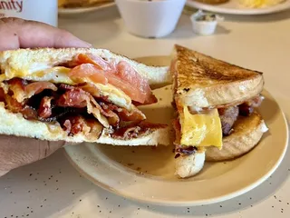 Paul's Cafe