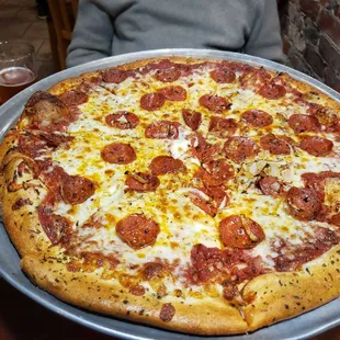 16&quot; pepperoni and onions pizza