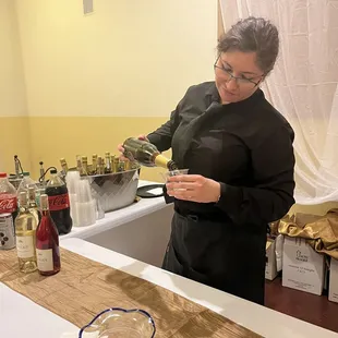 Flower Farm Inn 2/2024 - Bar service