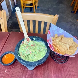 Fresh Guacamole Tortilla Chips