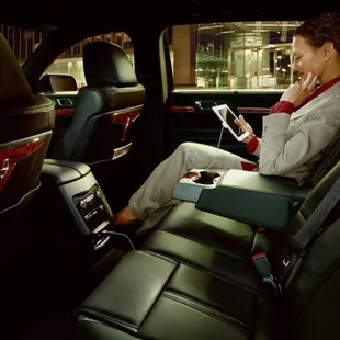 Your private sedan chauffeur  is professional, knowledgeable, discreet and dedicated to your needs and schedule.