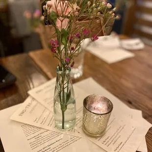 Lovely minimalistic table!