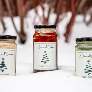 Coffee served in glass takeaway jars