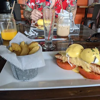 Salmon Benedict