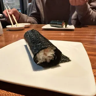 Snow crab hand roll