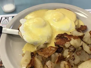 Breakfast & Lunch Nook