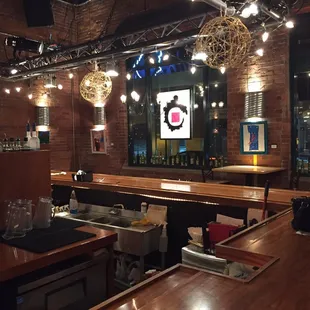 sushi and sashimi, interior