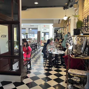 ramen and noodles, interior