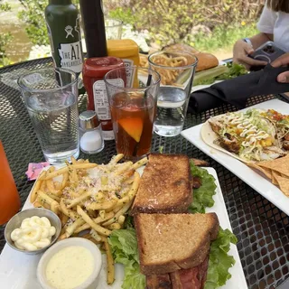 BLT