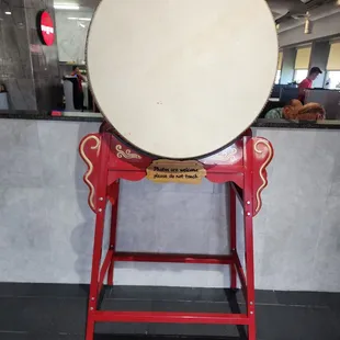 It&apos;s a huge drum, DO NOT TOUCH!