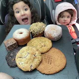 Upland Cookie Basket