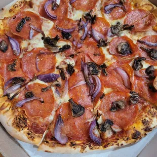 This was supposed to be a vegi pizza. Where&apos;s the veggies