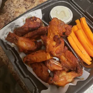 poultry, fried chicken wings, chicken wings and fried chicken, chicken wings, fried chicken, chicken, food, bbq chicken, bbq wings