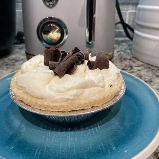 Chocolate cream mini pie