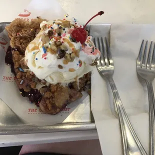You can&apos;t go wrong with a pie sundae!