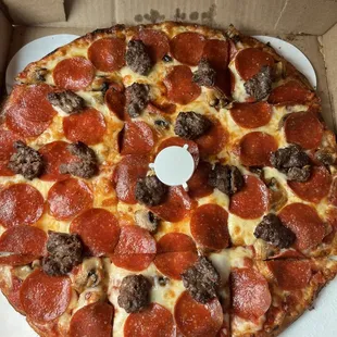 The Goodyear pizza on thin crust (no pork!)