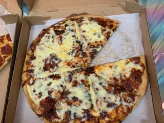 Doughy Paws Pizzeria