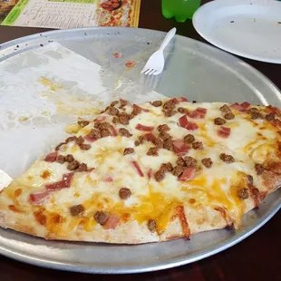 Cheeseburger Pizza. A nice change.