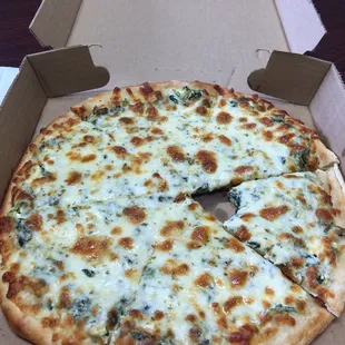 White Pizza w spinach yumm