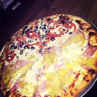 16' Round Pizza , Half Hawaiian/Mediterranean