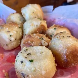 Garlic knots