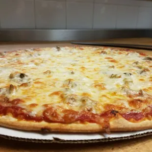 16 inch sausage and mushrooms!