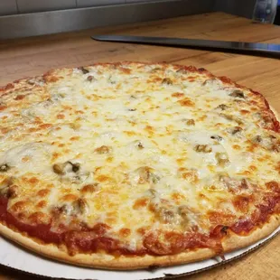 16 inch sausage and mushrooms!!