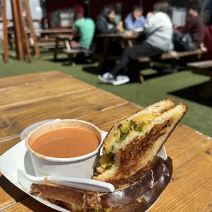 Grilled cheese with jalapeños and tomato soup...flippin awesome!!