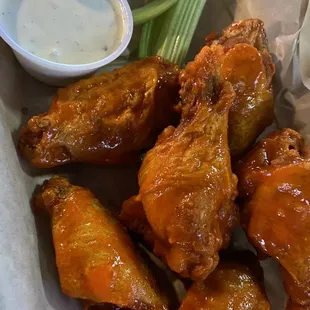 chicken wings and celery