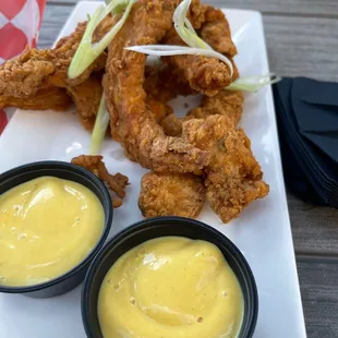 fried chicken and dipping sauce