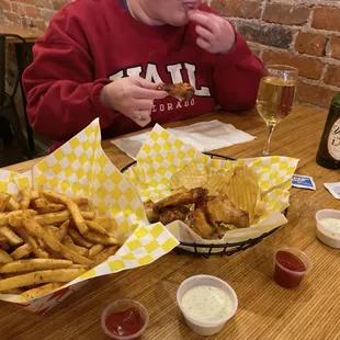 Wings with sweet chili sauce and pub chips &amp; a side of fries.