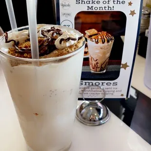 S&apos;mores shake