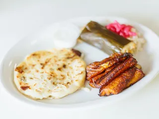 Pupuseria Y Restaurante Platano