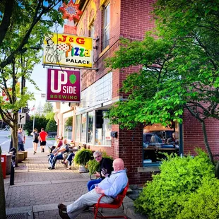 J&amp;G Pizza is the place!!!!!