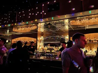 Double D Bar