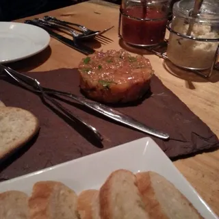 Salmon tartar