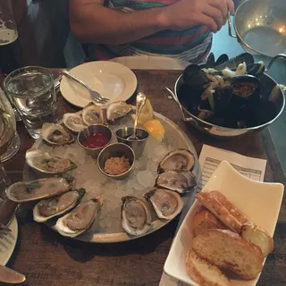 Beer steamed mussels or clams