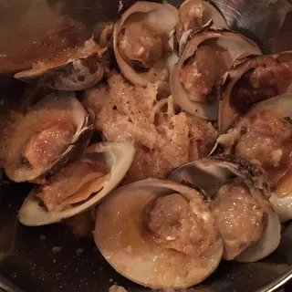 Fettuccine with clams