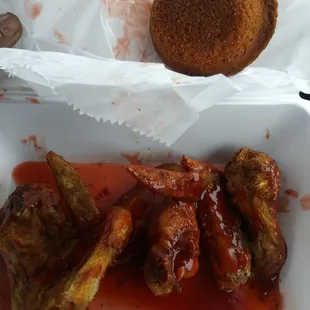 Tiny dry bbq chicken wings