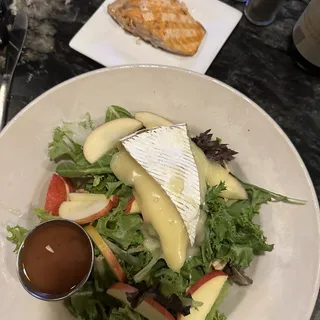Mixed Baby Greens and Fruit