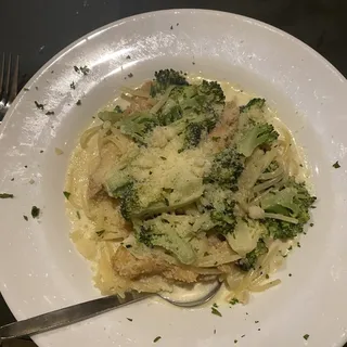 Linguine with Sesame Chicken and broccoli