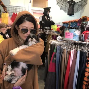 Here we are in the store down the street where they welcomed us and thanked us for bringing Pablo.