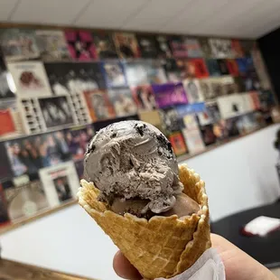 Chocolate and Cookies &amp; Cream - How many of the wall records can you recognize?