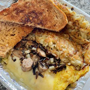 Minnesota Omelet (wild rice, sausage, mushrooms, and Swiss cheese)