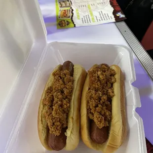 CHILI DOGS