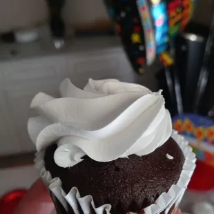 This is supposed to be a German Chocolate cup cake. This is regular chocolate. Not happy about this